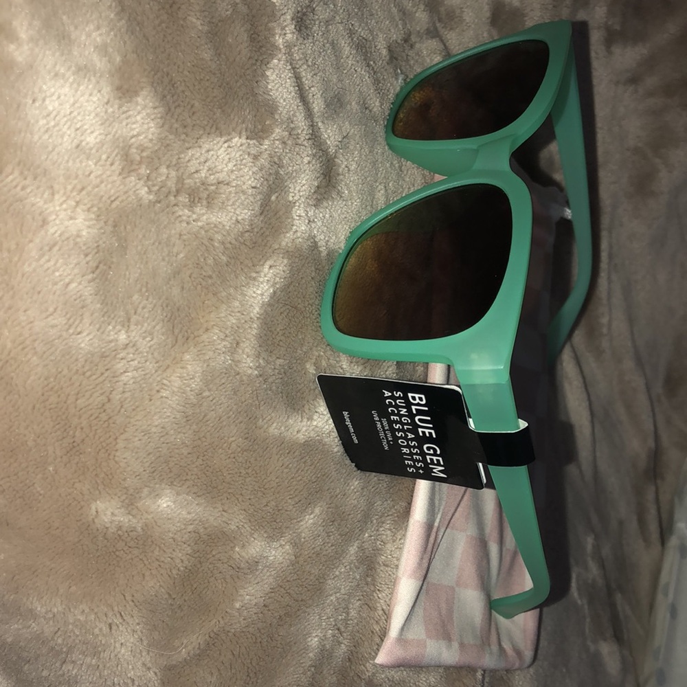 NWT Blue Gem sunglasses and bag